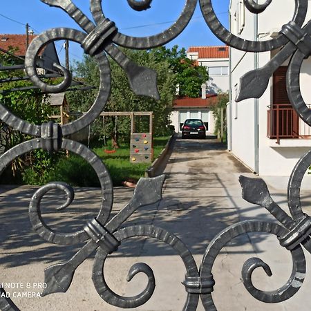 Hacienda Mia With Yacuzzi And Free Parking زادار الغرفة الصورة