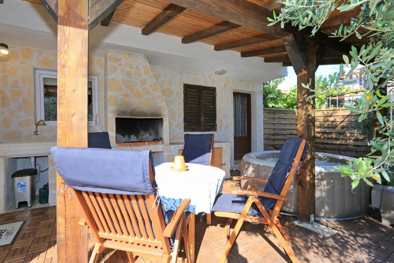 فيلا Hacienda Mia With Yacuzzi,Bbq , Free Parking زادار المظهر الخارجي الصورة
